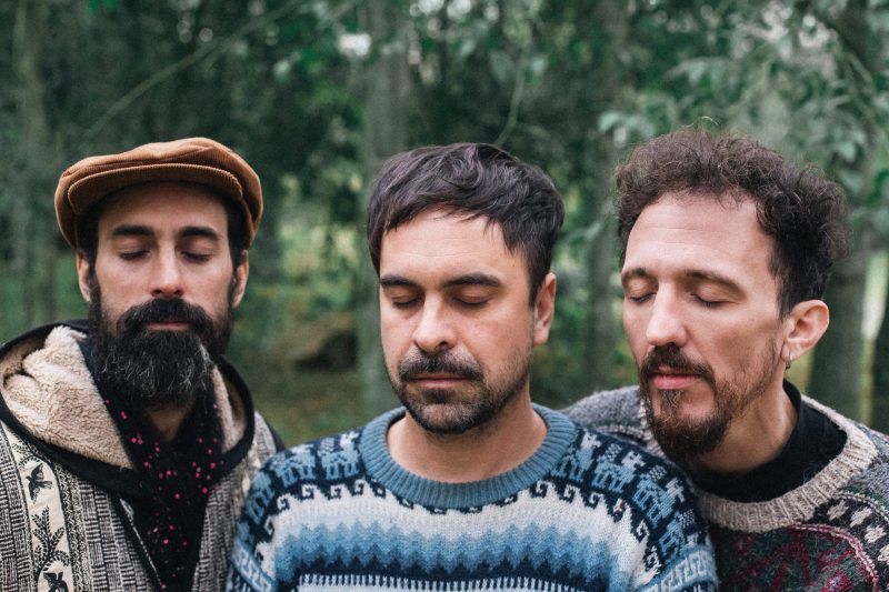 Menu Confiança estreia na quinta, 20 de março, no Espaço 373 com shows dos argentinos Por Ejemplo Ahora e a dupla Ana Clara e Clarissa