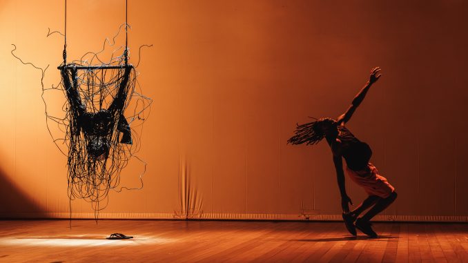 Gabriel Faryas em "CorpoCidade", uma das atrações da programação — foto: Gabriehl Oliveira