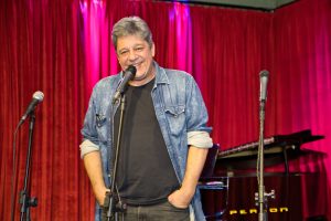 ‘Embaraço’: Glênio Bohrer apresenta novo trabalho musical